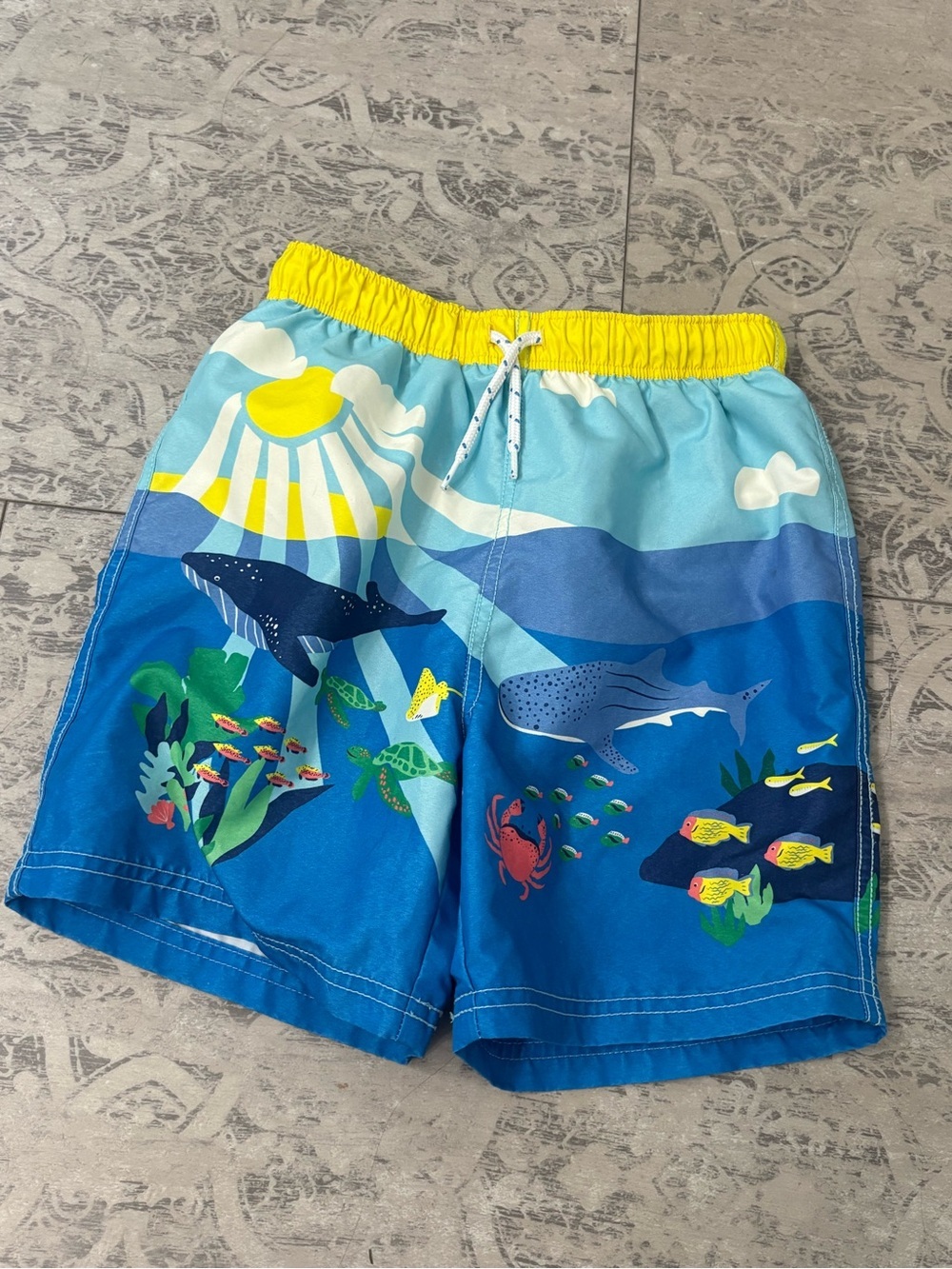 Boden | Boys Ocean Adventure / Under the Sea Lined Swim Shorts | SZ 10